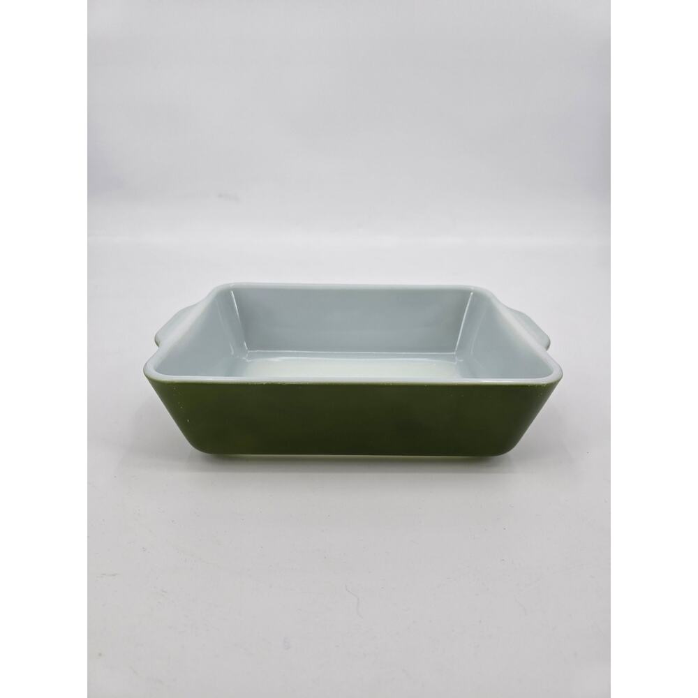 Vintage Pyrex Avocado Green Rectangular Baker –‎ 2 Qt – 1960s–70s